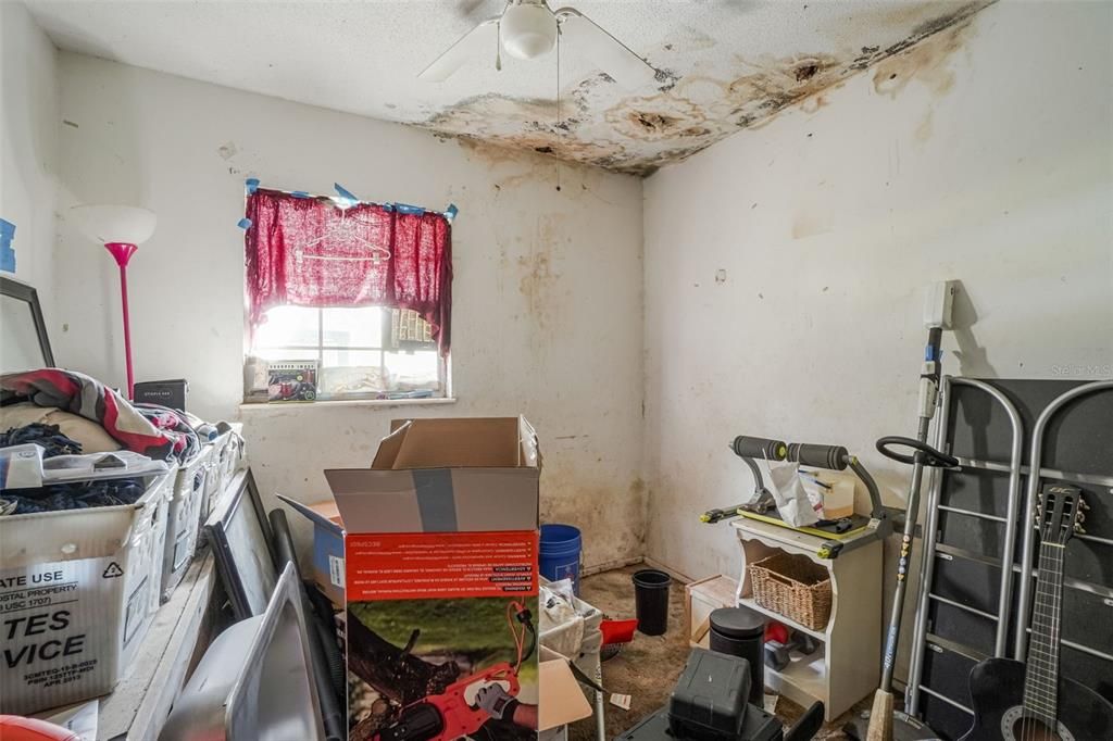 En Venta: $215,000 (4 camas, 2 baños, 1540 Pies cuadrados)