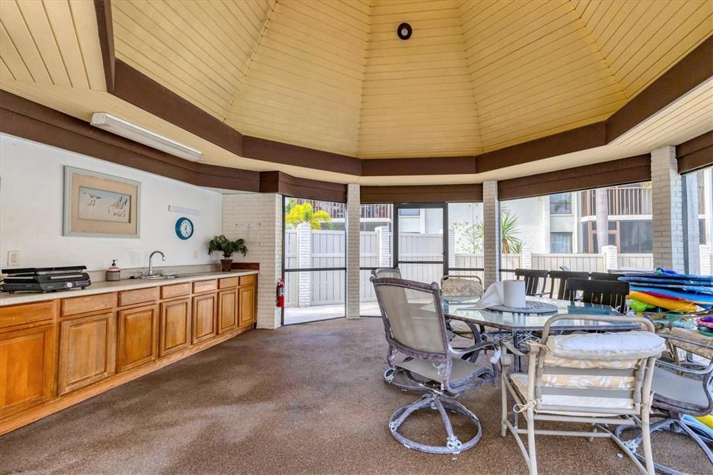 For Sale: $229,888 (2 beds, 2 baths, 1065 Square Feet)