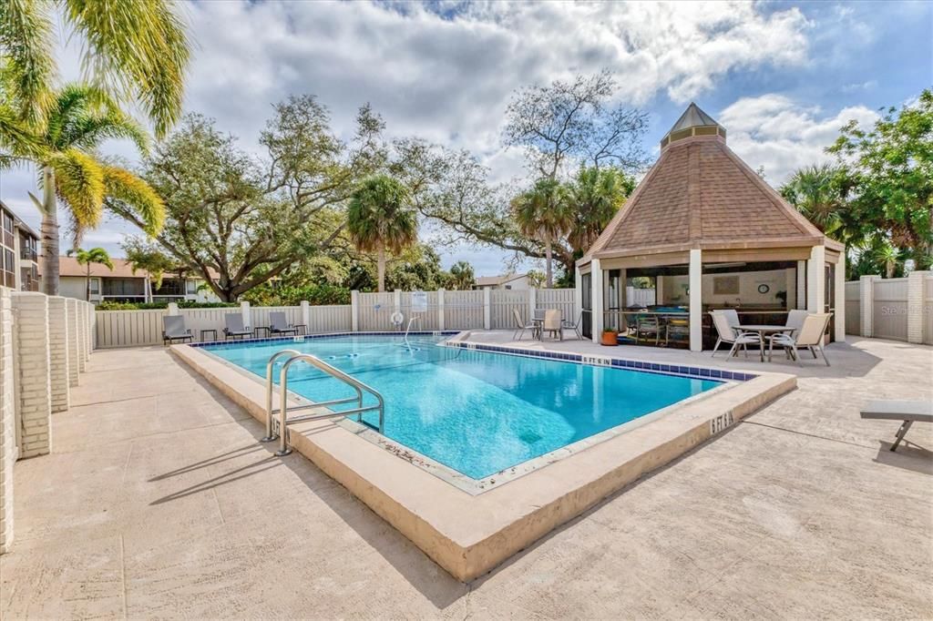 For Sale: $229,888 (2 beds, 2 baths, 1065 Square Feet)