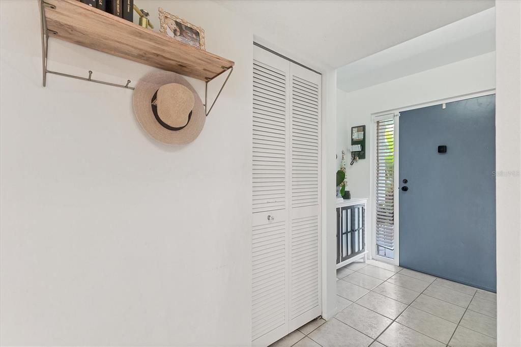 For Sale: $229,888 (2 beds, 2 baths, 1065 Square Feet)