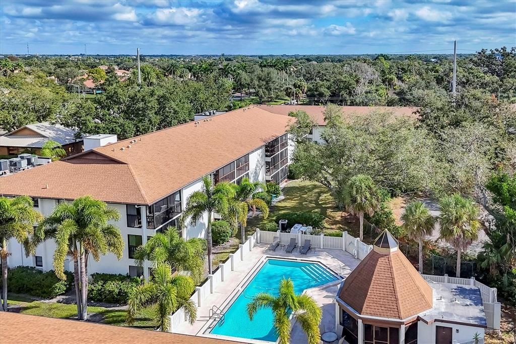 For Sale: $229,888 (2 beds, 2 baths, 1065 Square Feet)