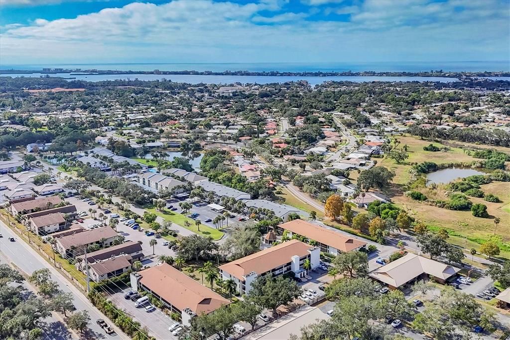 For Sale: $229,888 (2 beds, 2 baths, 1065 Square Feet)