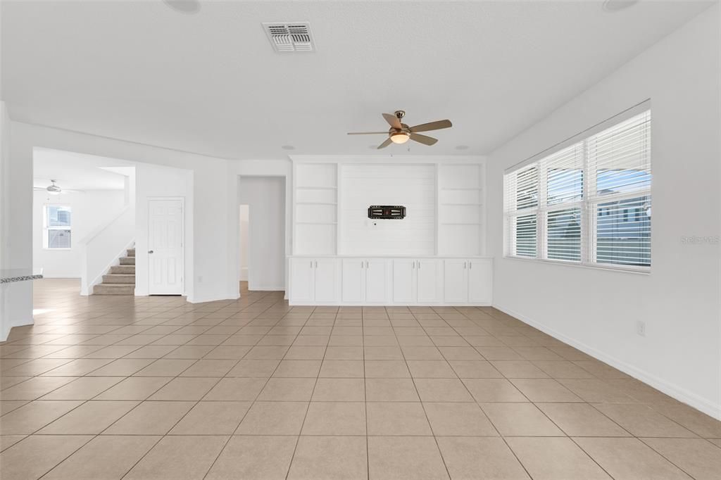 На продажу: $800,000 (5 спален, 4 ванн, 3598 Квадратных фут)