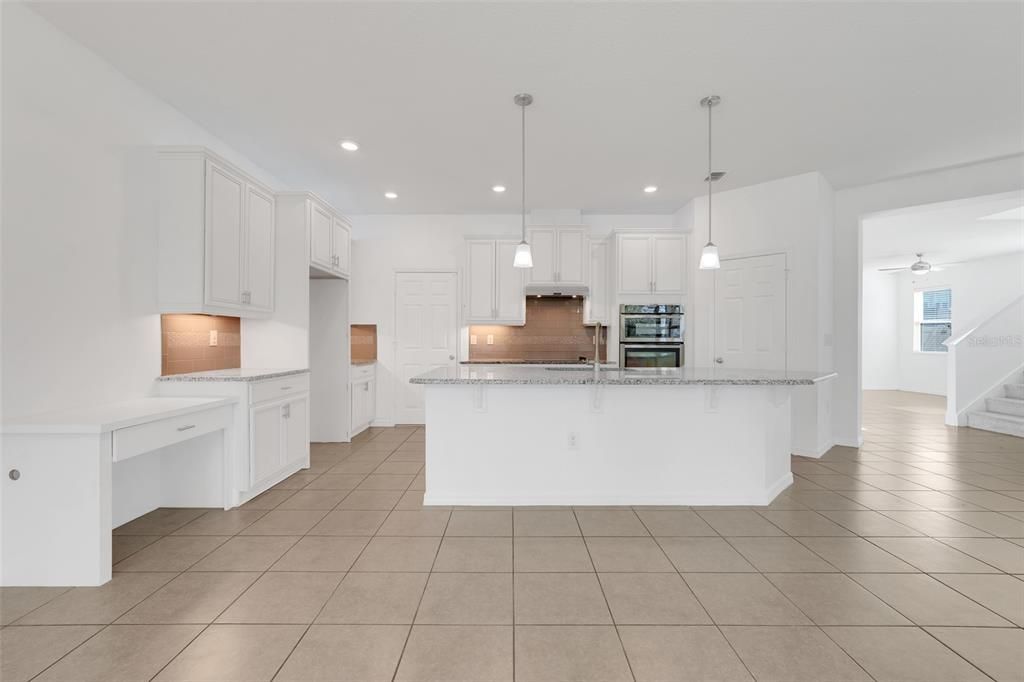 На продажу: $800,000 (5 спален, 4 ванн, 3598 Квадратных фут)