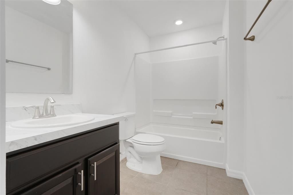 На продажу: $800,000 (5 спален, 4 ванн, 3598 Квадратных фут)