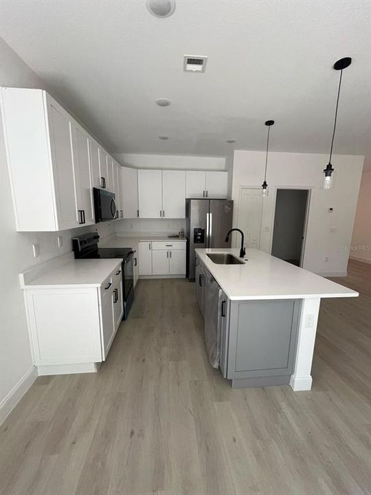 В аренду: $2,200 (3 спален, 2 ванн, 1642 Квадратных фут)