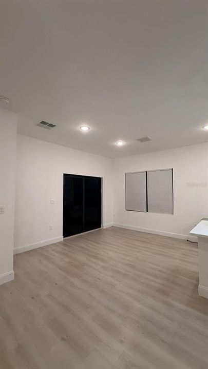 В аренду: $2,200 (3 спален, 2 ванн, 1642 Квадратных фут)