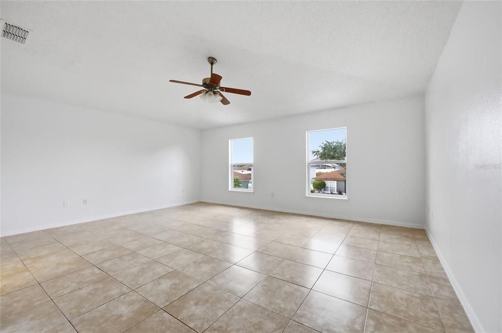 На продажу: $409,900 (5 спален, 2 ванн, 2860 Квадратных фут)