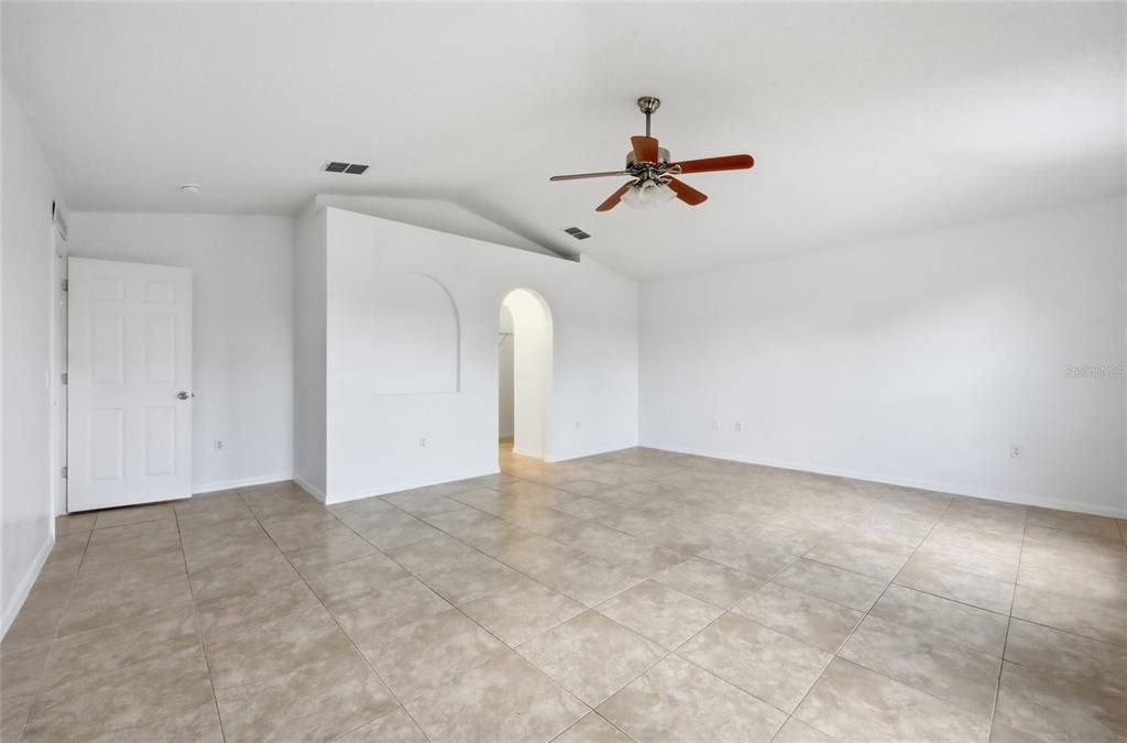 На продажу: $409,900 (5 спален, 2 ванн, 2860 Квадратных фут)