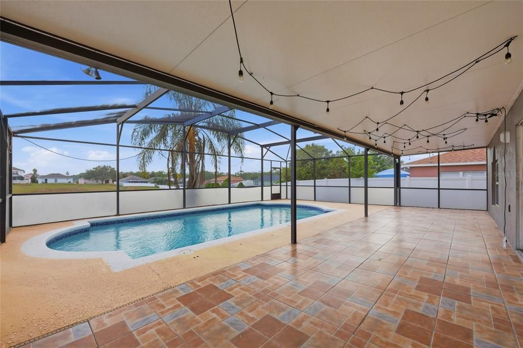 На продажу: $409,900 (5 спален, 2 ванн, 2860 Квадратных фут)