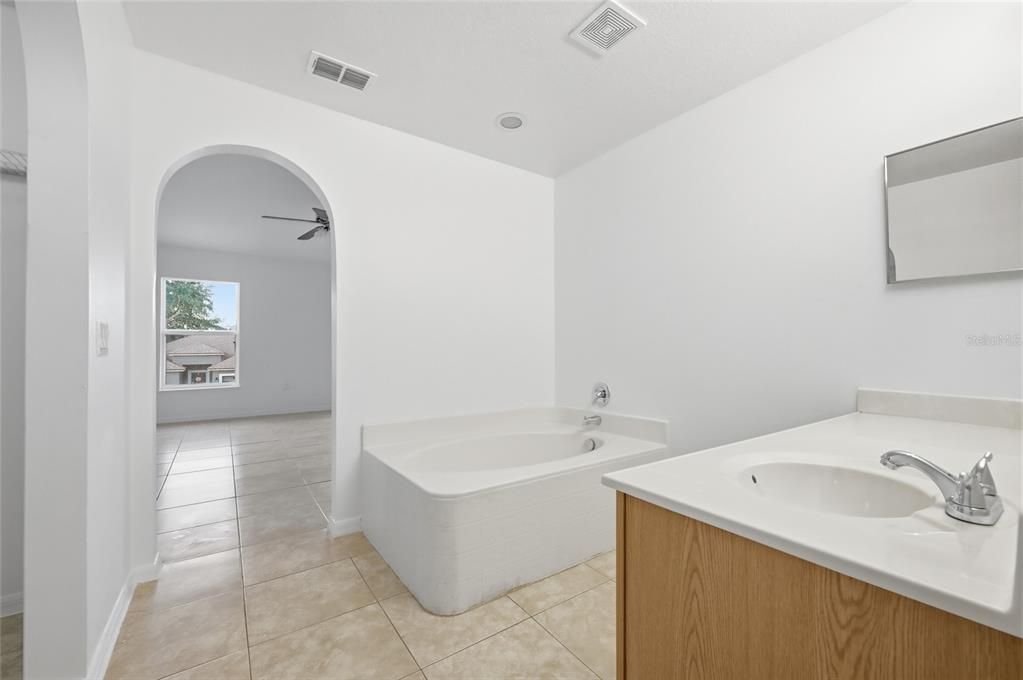 На продажу: $409,900 (5 спален, 2 ванн, 2860 Квадратных фут)