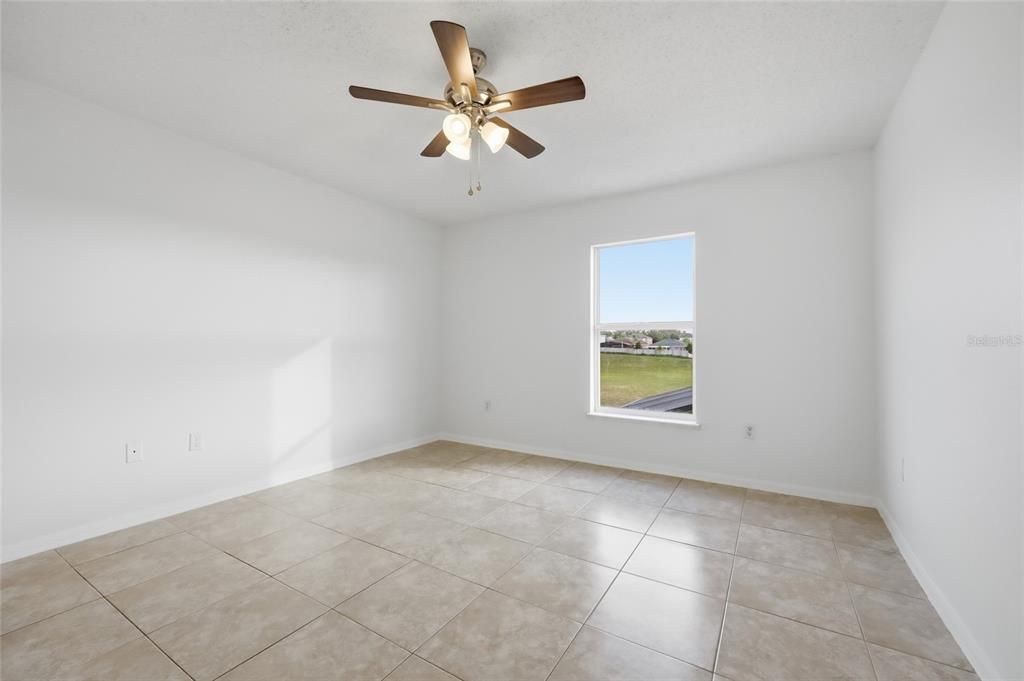 На продажу: $409,900 (5 спален, 2 ванн, 2860 Квадратных фут)