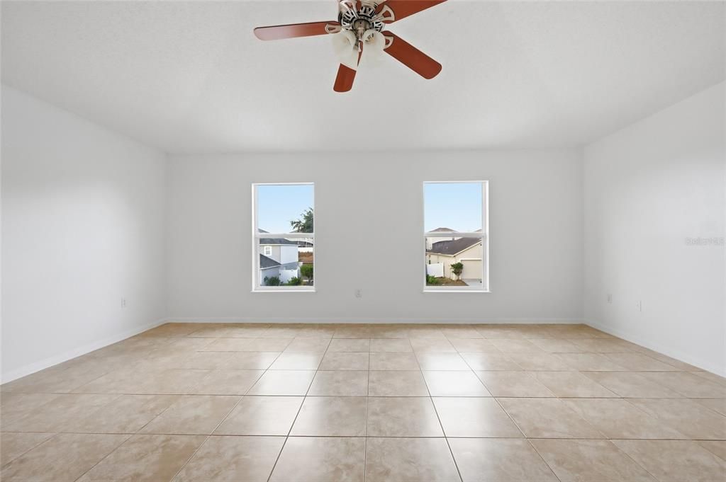 На продажу: $409,900 (5 спален, 2 ванн, 2860 Квадратных фут)