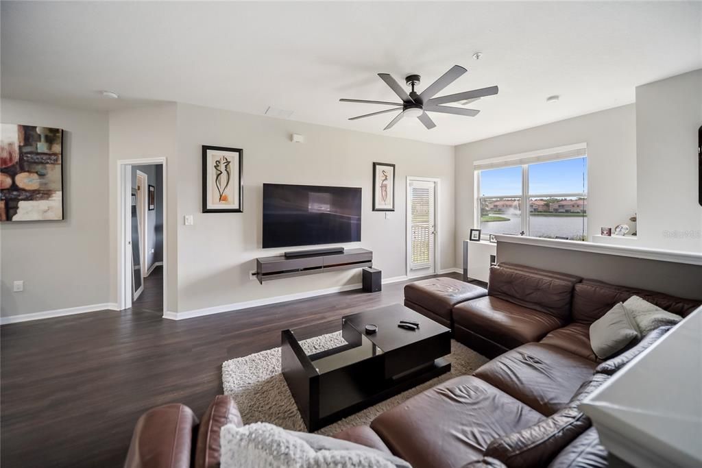 For Rent: $2,000 (3 beds, 2 baths, 1417 Square Feet)