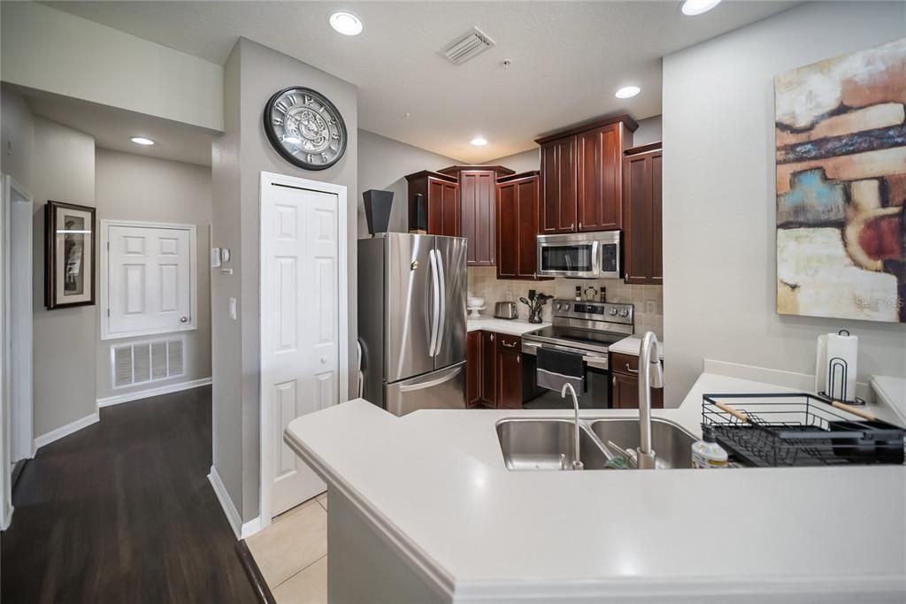 For Rent: $2,000 (3 beds, 2 baths, 1417 Square Feet)