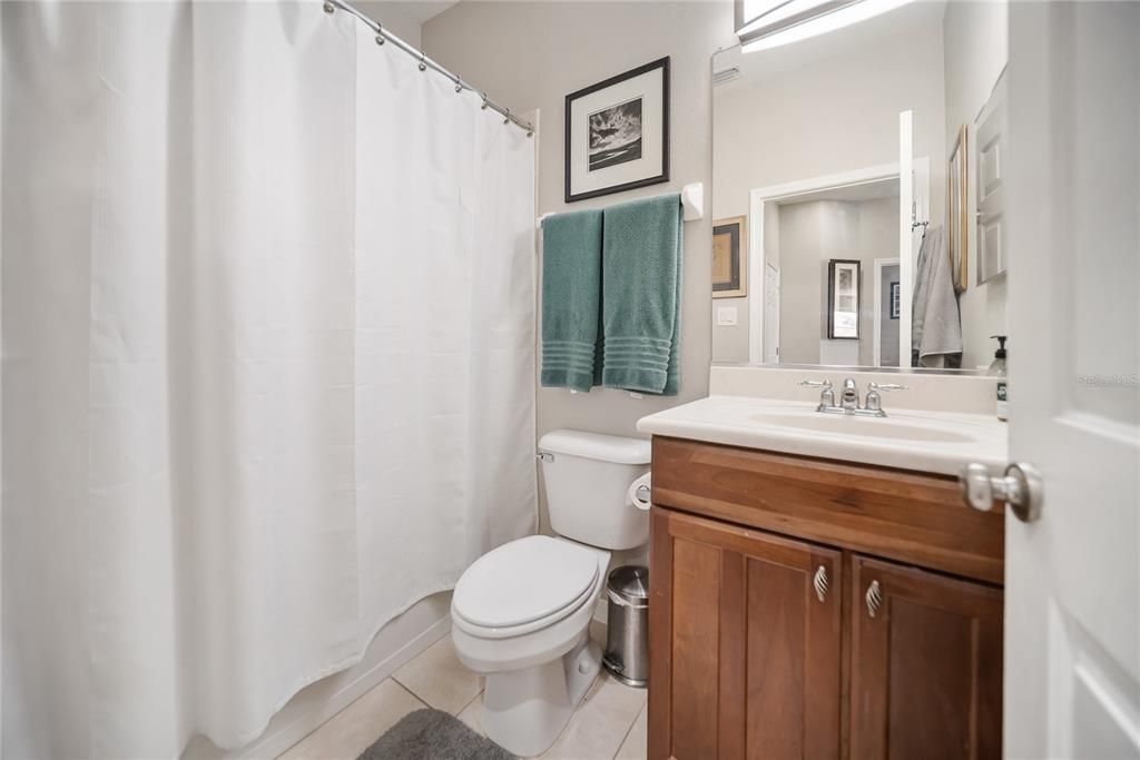 For Rent: $2,000 (3 beds, 2 baths, 1417 Square Feet)