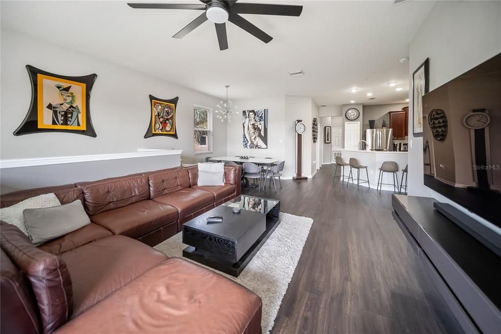 For Rent: $2,000 (3 beds, 2 baths, 1417 Square Feet)