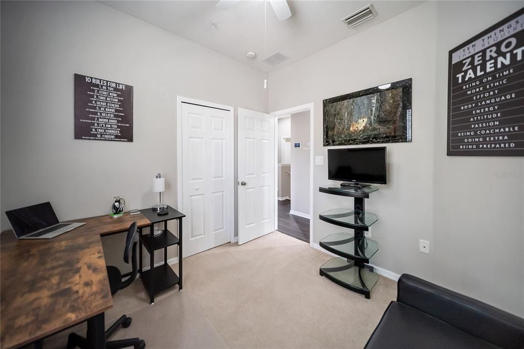 For Rent: $2,000 (3 beds, 2 baths, 1417 Square Feet)