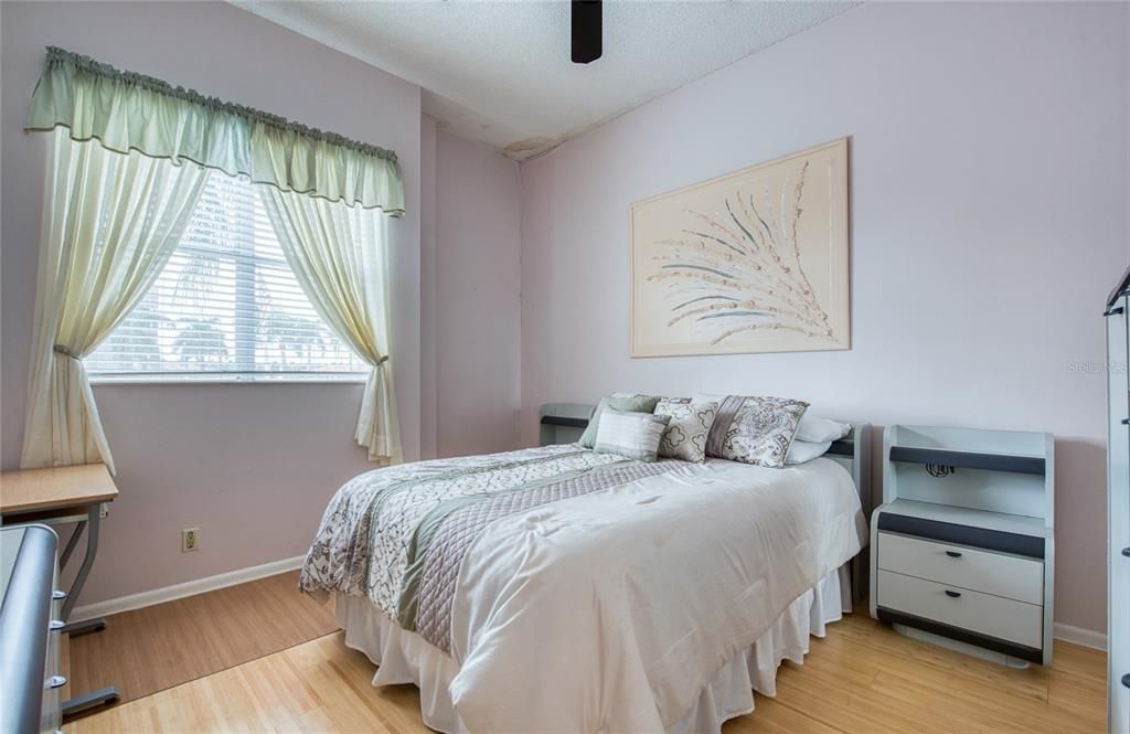 For Sale: $329,000 (2 beds, 2 baths, 1070 Square Feet)