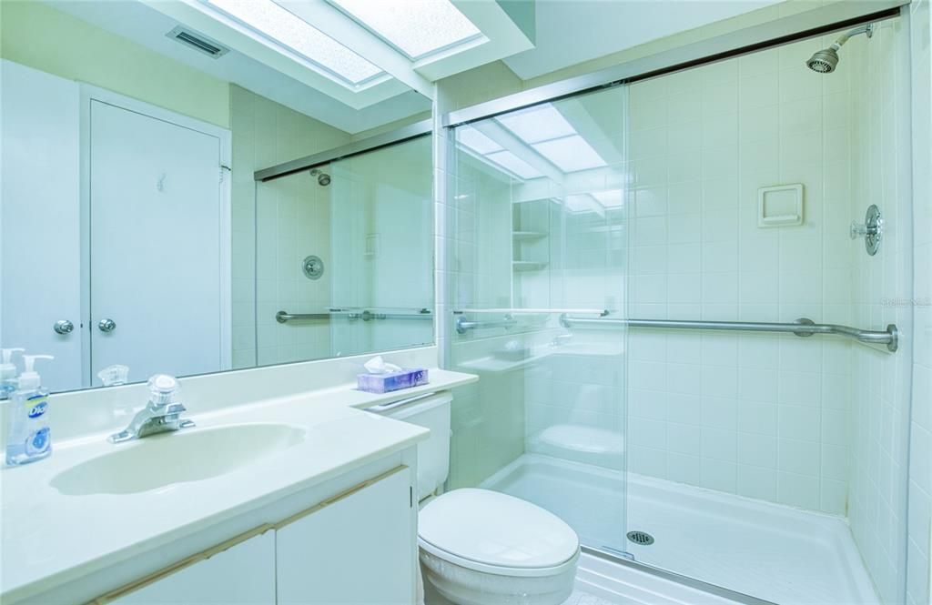 For Sale: $329,000 (2 beds, 2 baths, 1070 Square Feet)