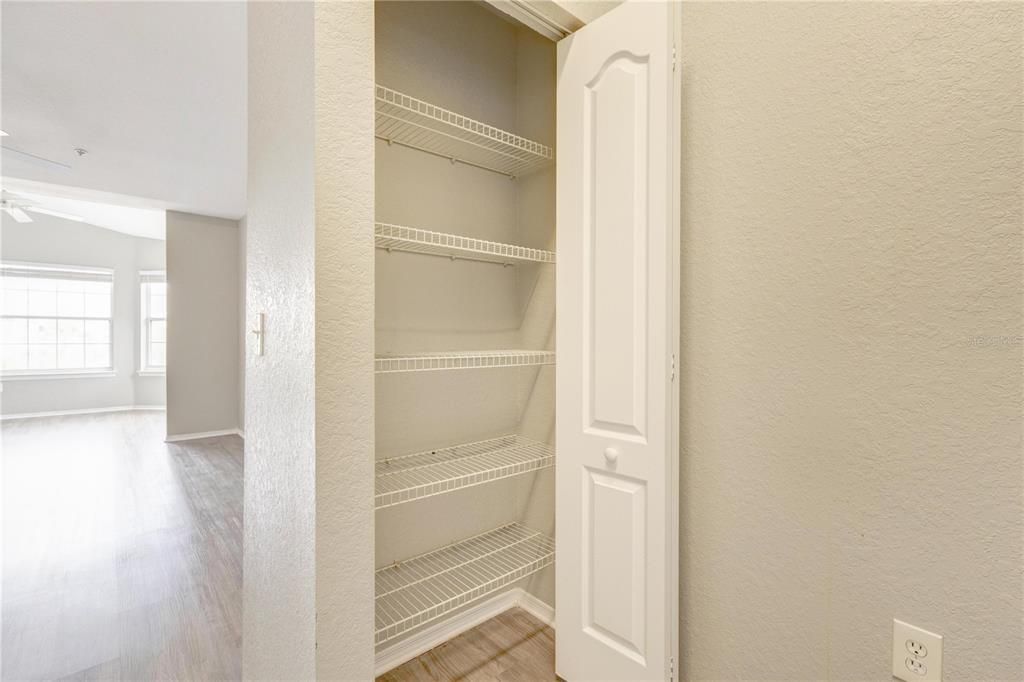 For Sale: $190,000 (2 beds, 2 baths, 1212 Square Feet)