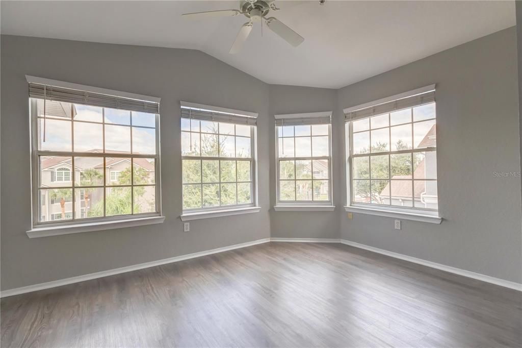 For Sale: $190,000 (2 beds, 2 baths, 1212 Square Feet)