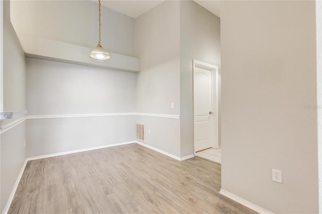 For Sale: $190,000 (2 beds, 2 baths, 1212 Square Feet)