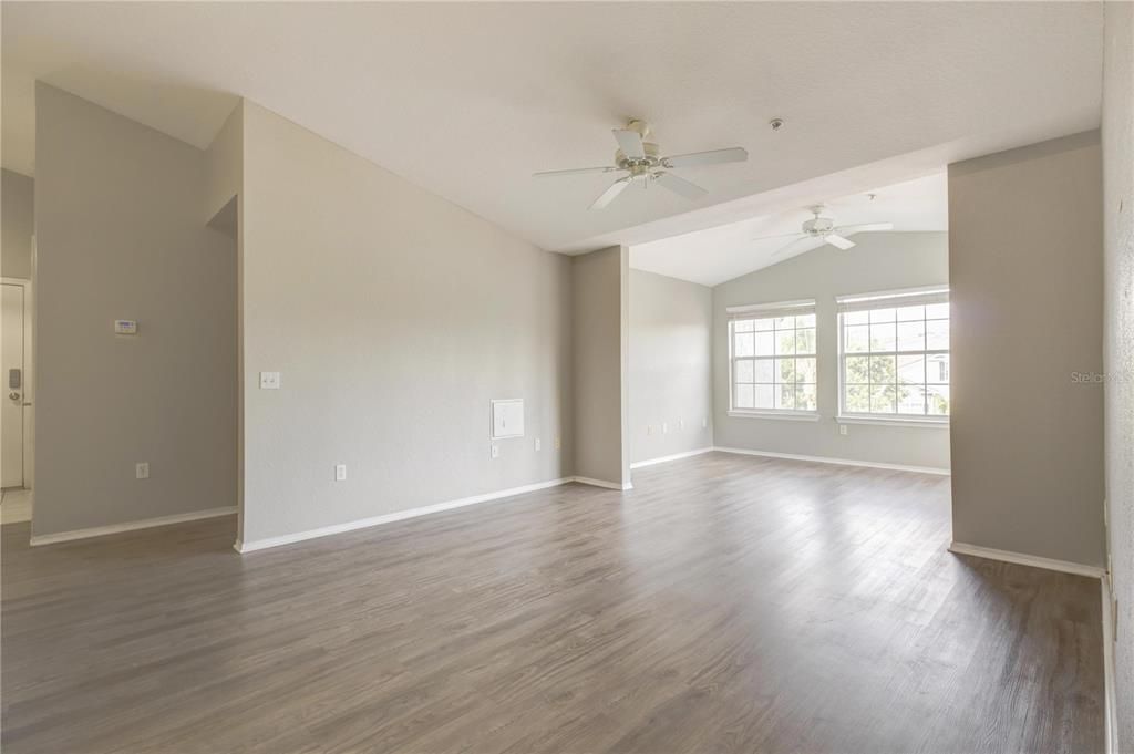 For Sale: $190,000 (2 beds, 2 baths, 1212 Square Feet)