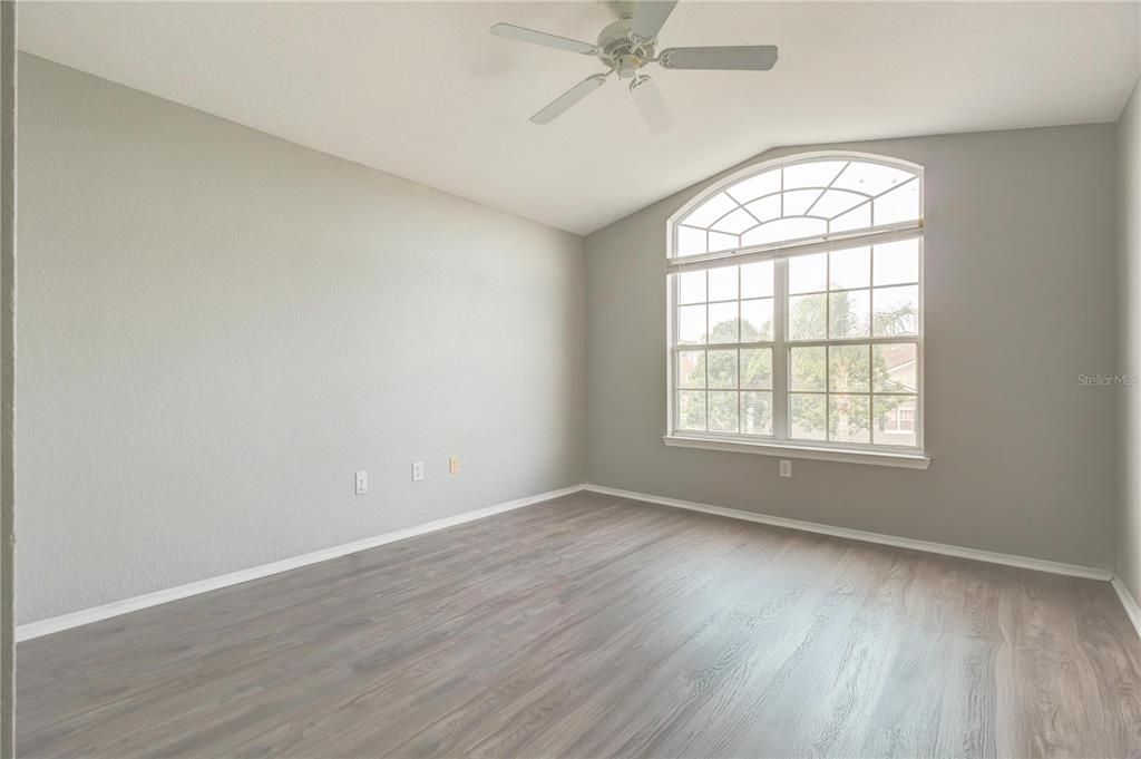 For Sale: $190,000 (2 beds, 2 baths, 1212 Square Feet)