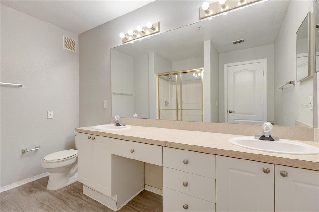 For Sale: $190,000 (2 beds, 2 baths, 1212 Square Feet)