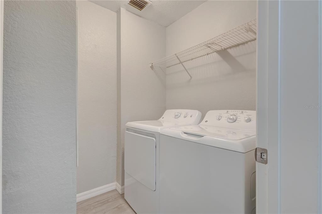 For Sale: $190,000 (2 beds, 2 baths, 1212 Square Feet)