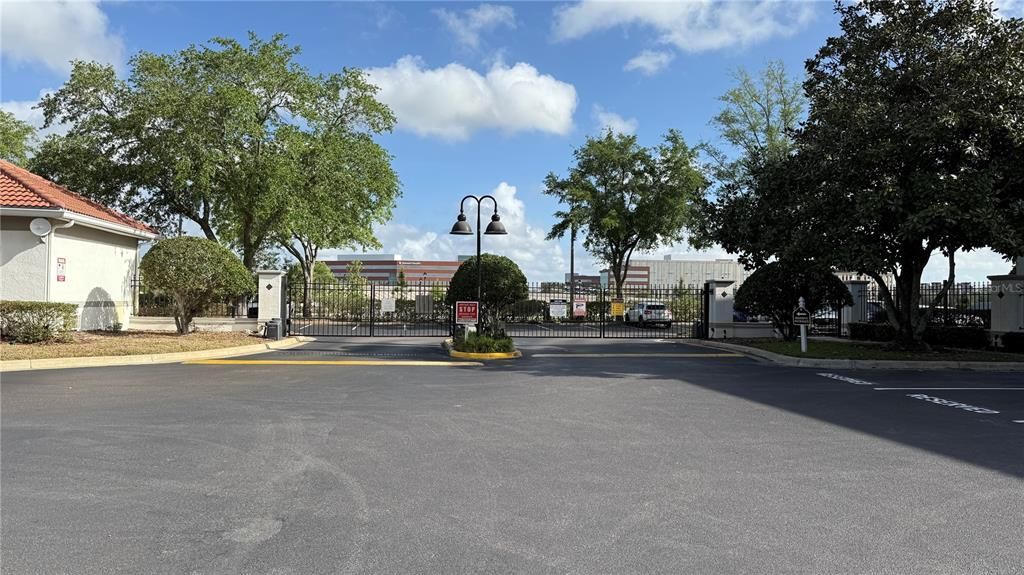 For Rent: $1,300 (1 beds, 1 baths, 672 Square Feet)