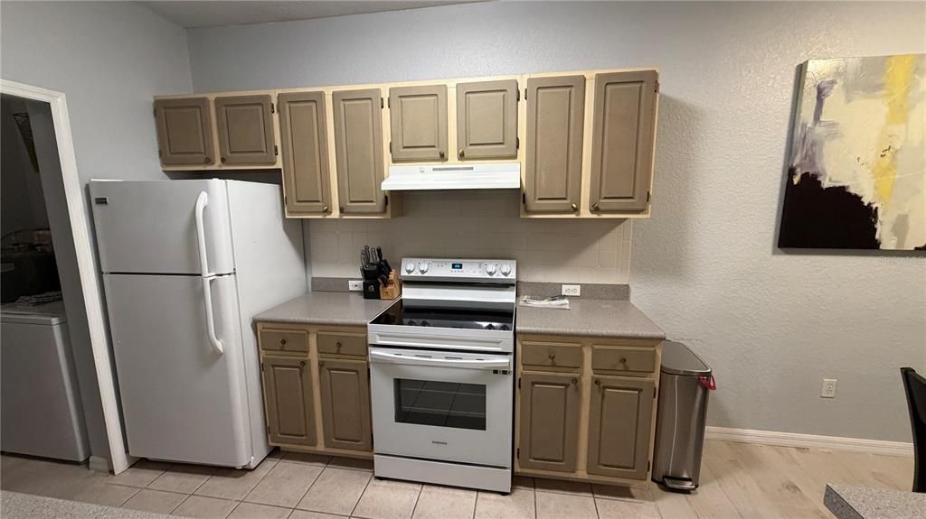 For Rent: $1,300 (1 beds, 1 baths, 672 Square Feet)
