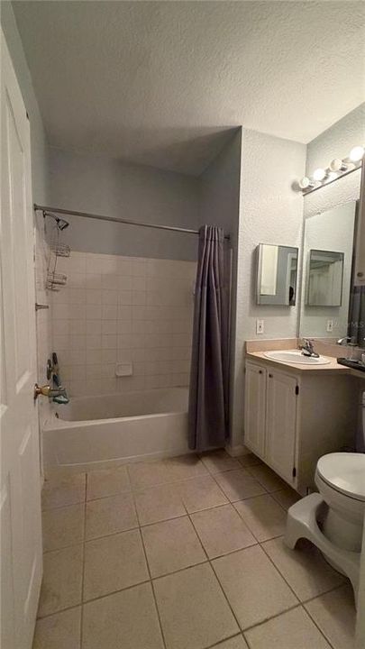 For Rent: $1,300 (1 beds, 1 baths, 672 Square Feet)