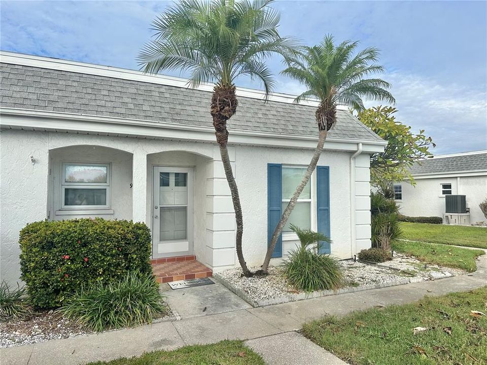 待售: $285,000 (2 贝兹, 2 浴室, 1134 平方英尺)