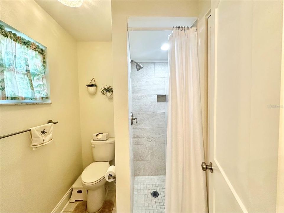 待售: $285,000 (2 贝兹, 2 浴室, 1134 平方英尺)