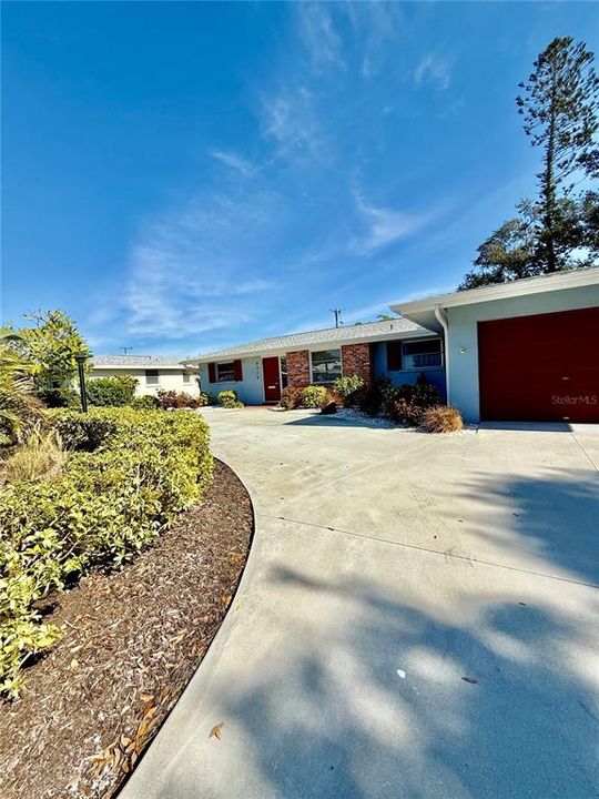 For Sale: $429,900 (3 beds, 2 baths, 1423 Square Feet)