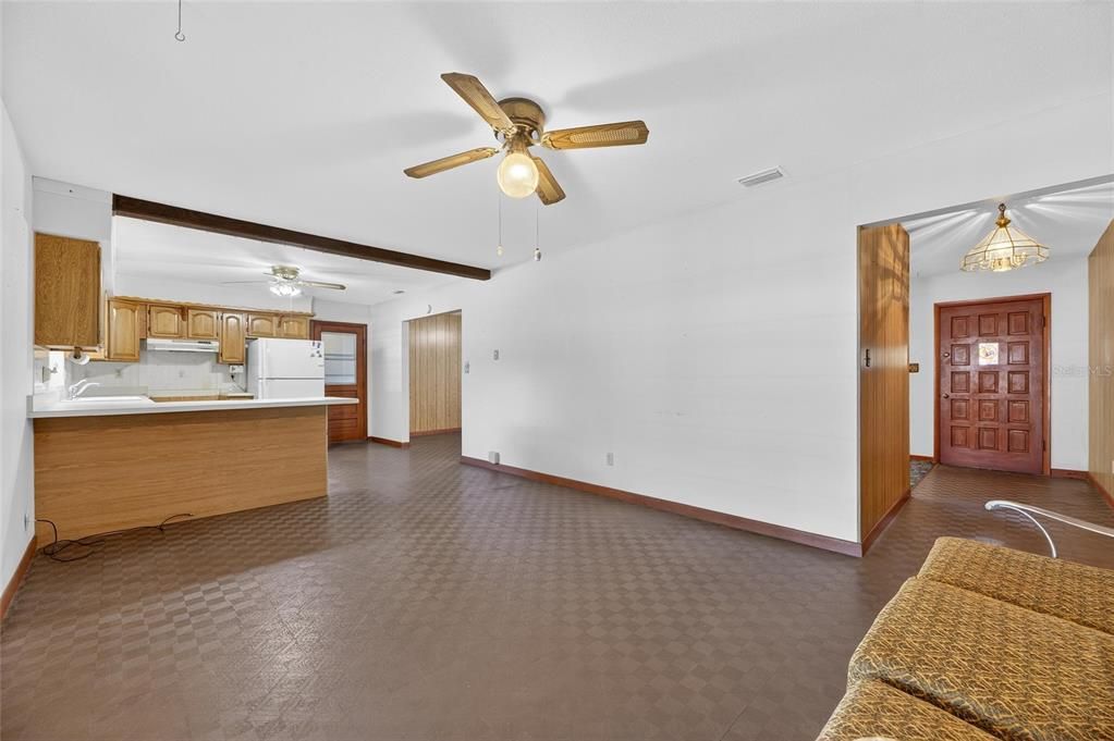 待售: $384,900 (3 贝兹, 2 浴室, 2044 平方英尺)