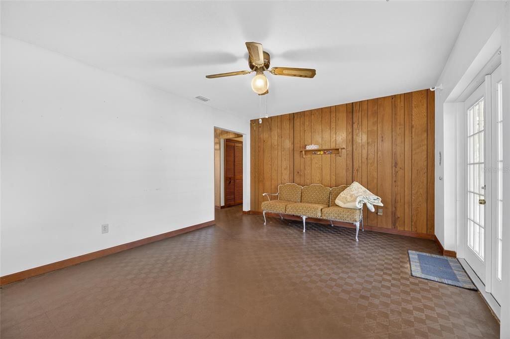 待售: $384,900 (3 贝兹, 2 浴室, 2044 平方英尺)