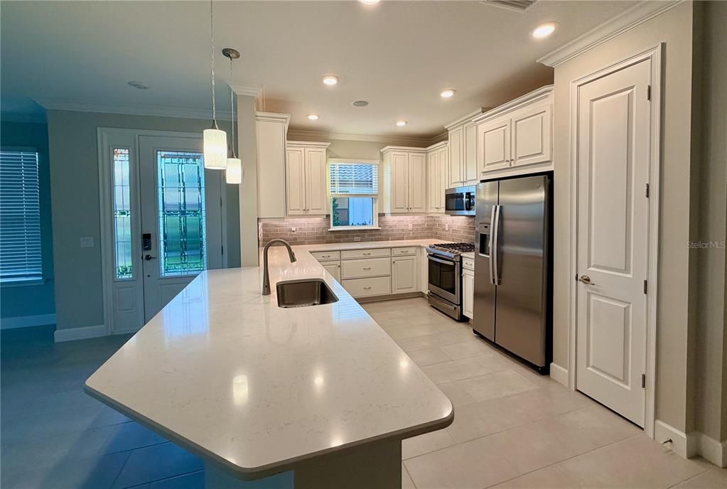 For Sale: $509,900 (2 beds, 2 baths, 1558 Square Feet)