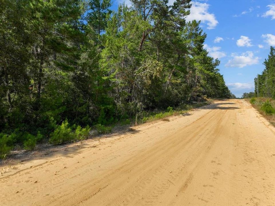 На продажу: $8,900 (0.22 acres)