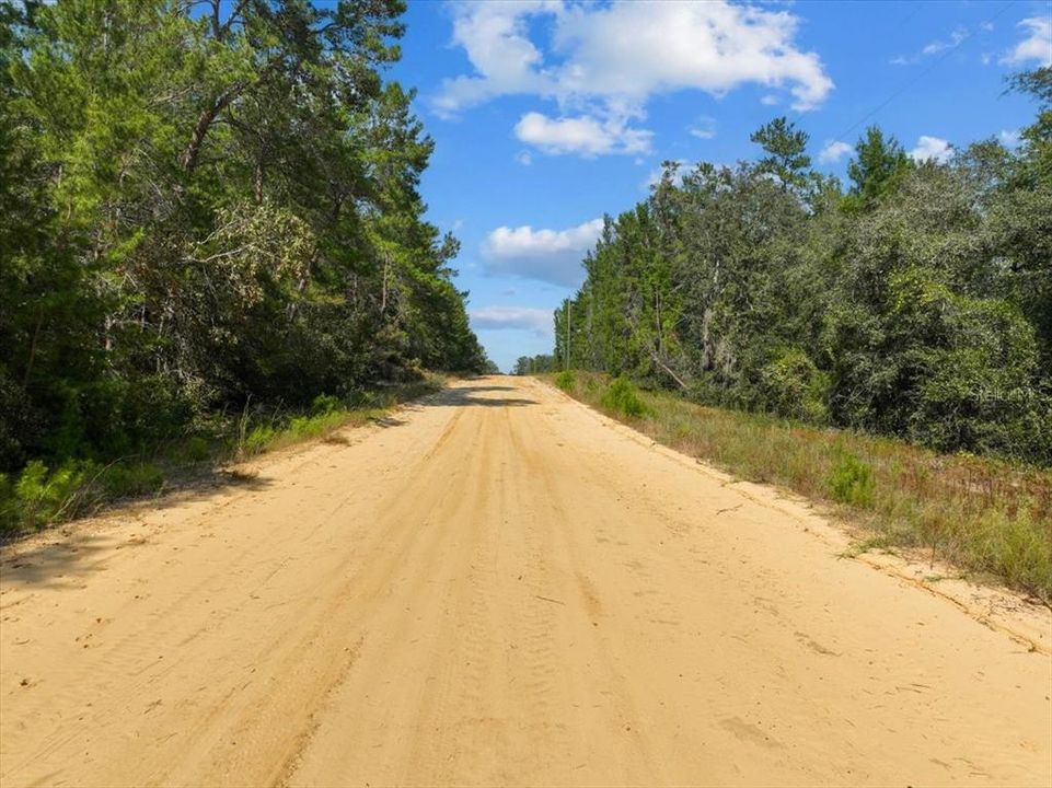 На продажу: $8,900 (0.22 acres)