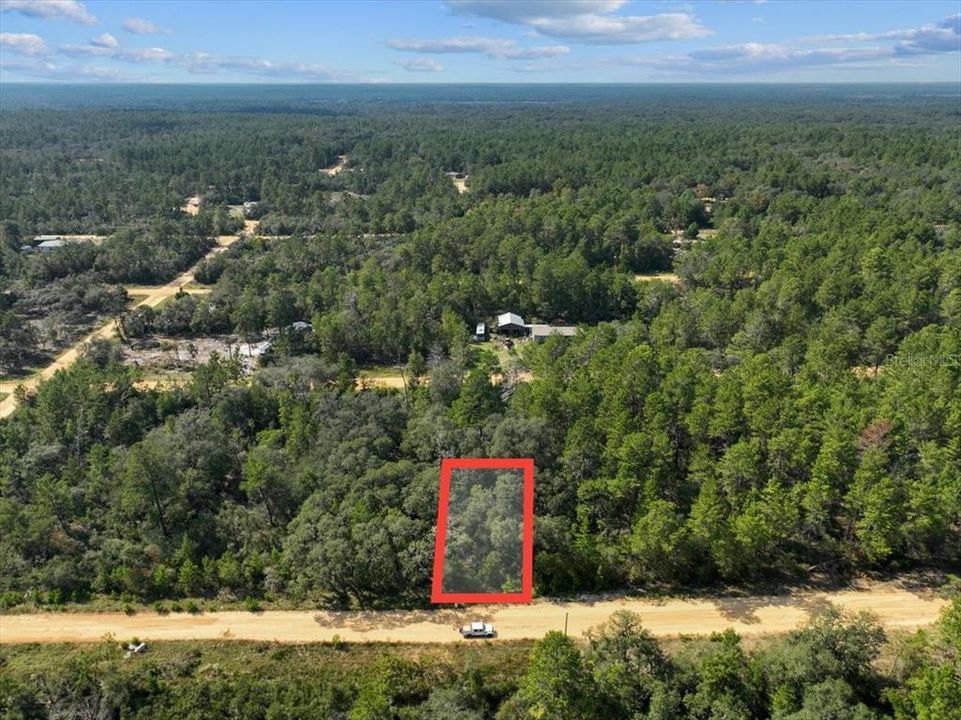 На продажу: $8,900 (0.22 acres)