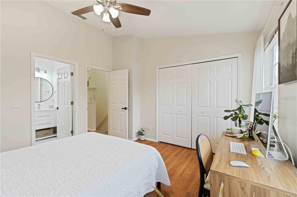 For Sale: $235,000 (2 beds, 2 baths, 1080 Square Feet)