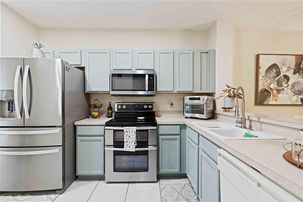 For Sale: $235,000 (2 beds, 2 baths, 1080 Square Feet)