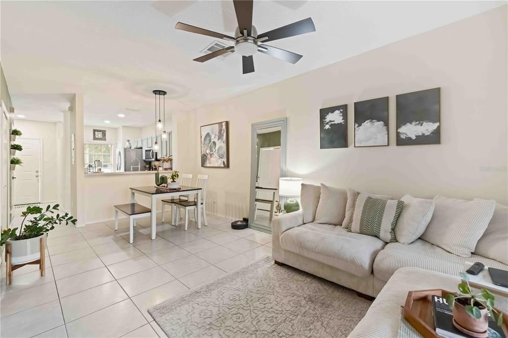 For Sale: $235,000 (2 beds, 2 baths, 1080 Square Feet)