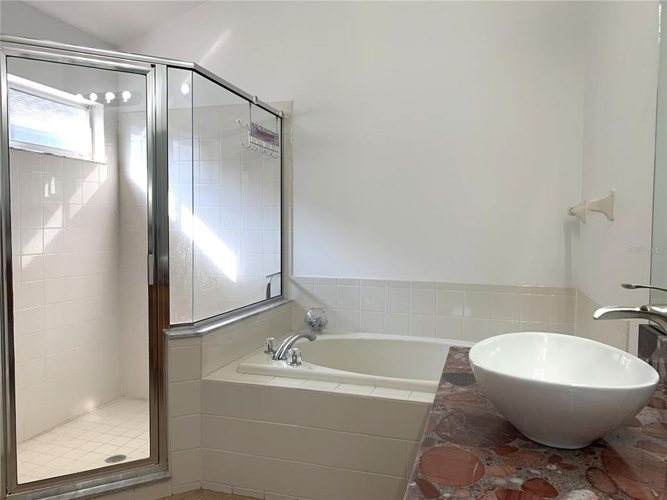 For Sale: $389,900 (3 beds, 2 baths, 1754 Square Feet)