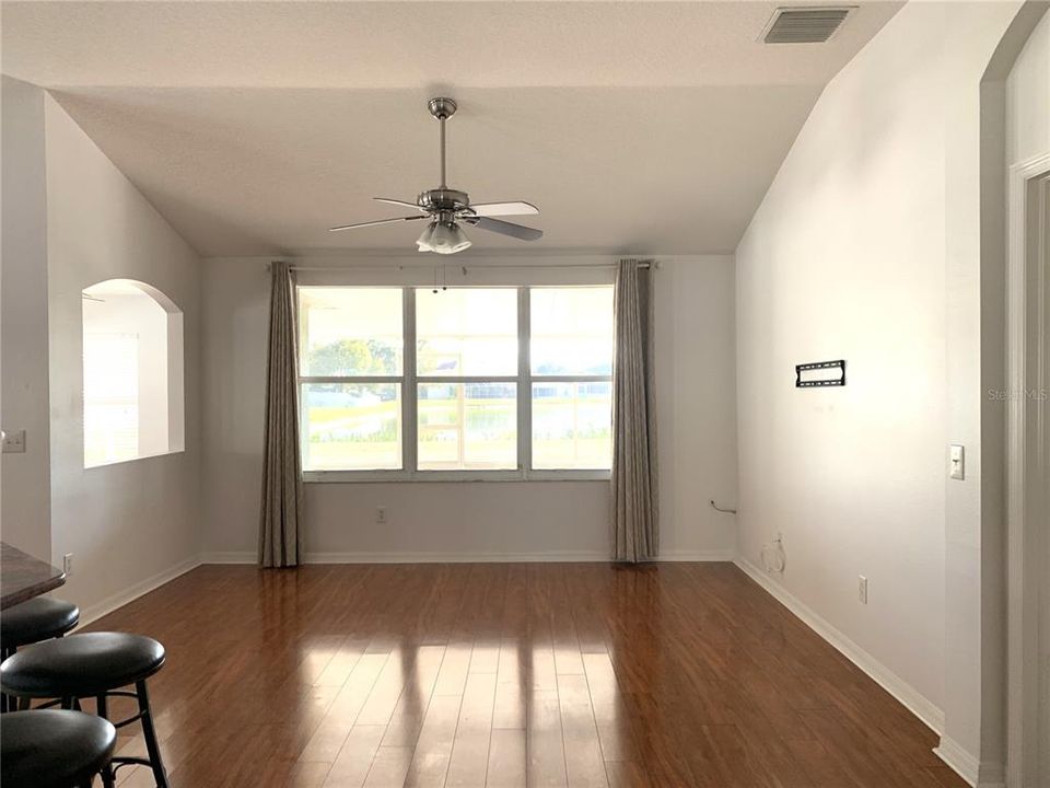 For Sale: $389,900 (3 beds, 2 baths, 1754 Square Feet)