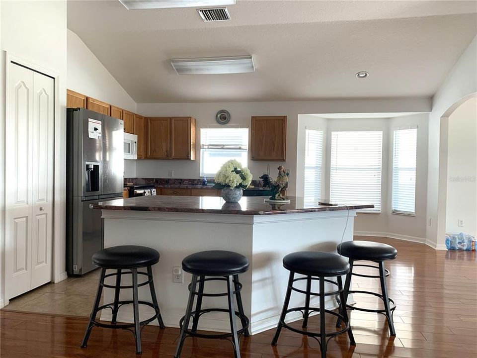 For Sale: $389,900 (3 beds, 2 baths, 1754 Square Feet)