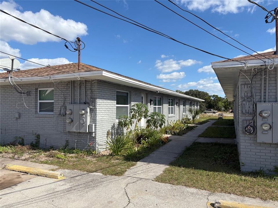 For Sale: $450,000 (6 beds, 0 baths, 2496 Square Feet)